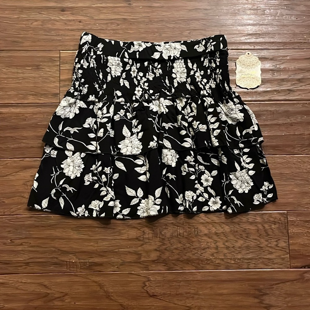 Altar’d State Tiered Black & White Floral Mini Skirt Size M